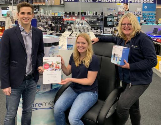 1. Platz: Firma Euronics XXL Frey & Diessl in Meitingen. Den Preis (Massagrsessel MC 3800) übergab Handelspartner Tim Philbert.