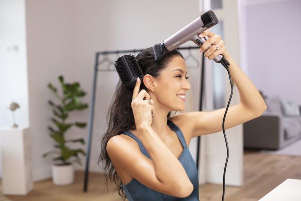 Rebecca Mir nutzt den HC 100 für ihr Styling