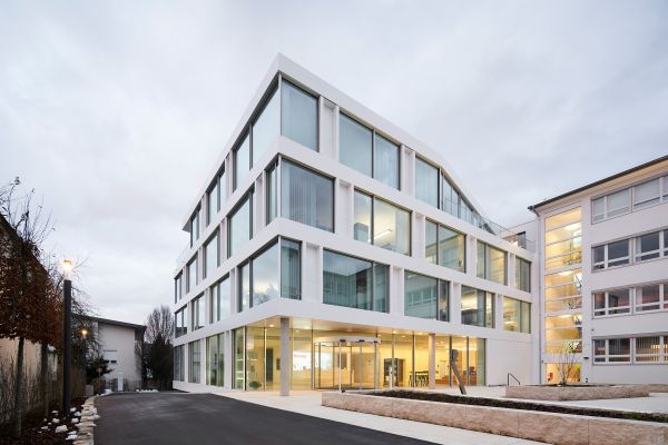 Die Abbildung zeigt den Beurer Campus in Ulm.