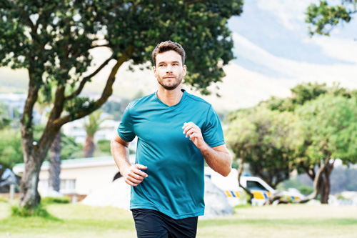 Beurer Mitarbeiter joggt